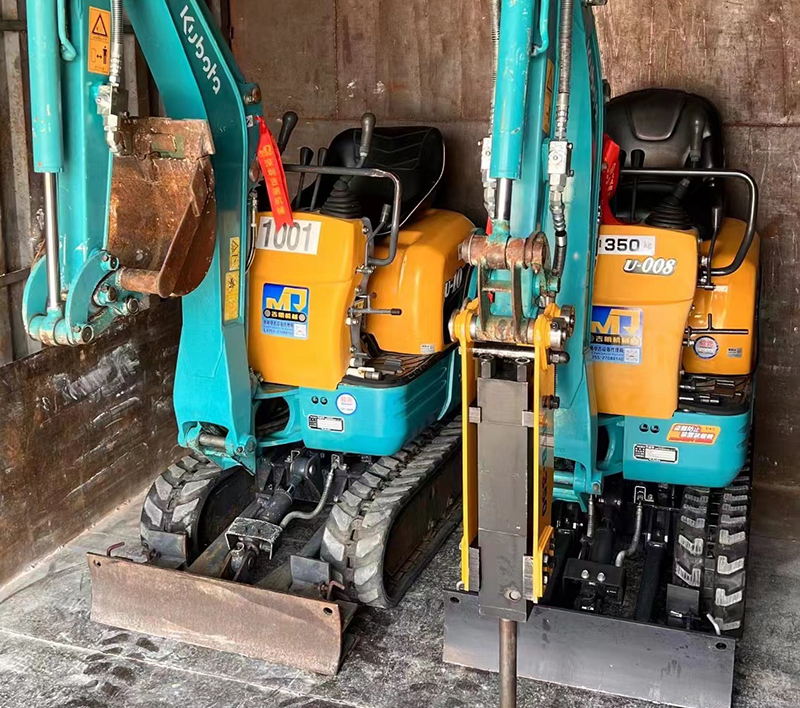 Two Kubota mini excavations were shipped to Liberia