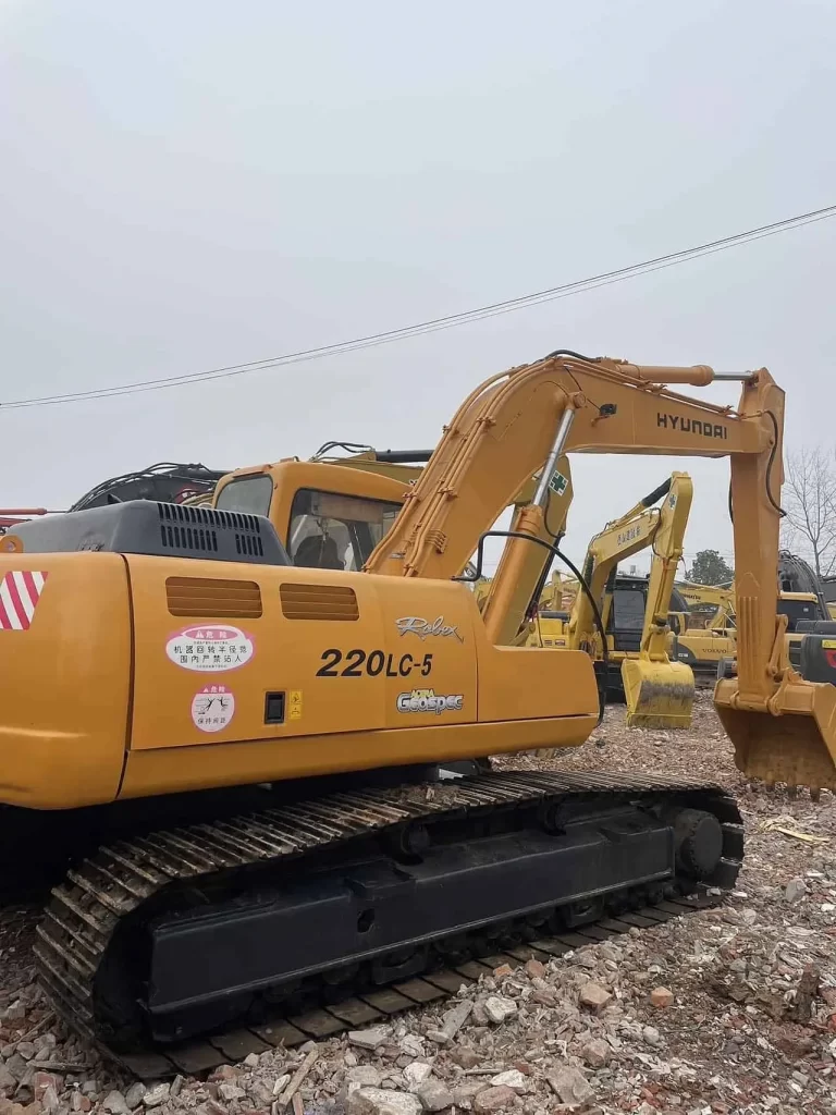 Hyundai 220LC-5 Excavator