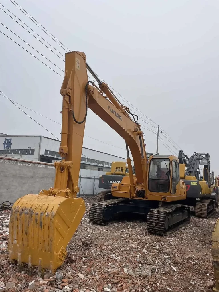 Hyundai 220LC-5 Excavator