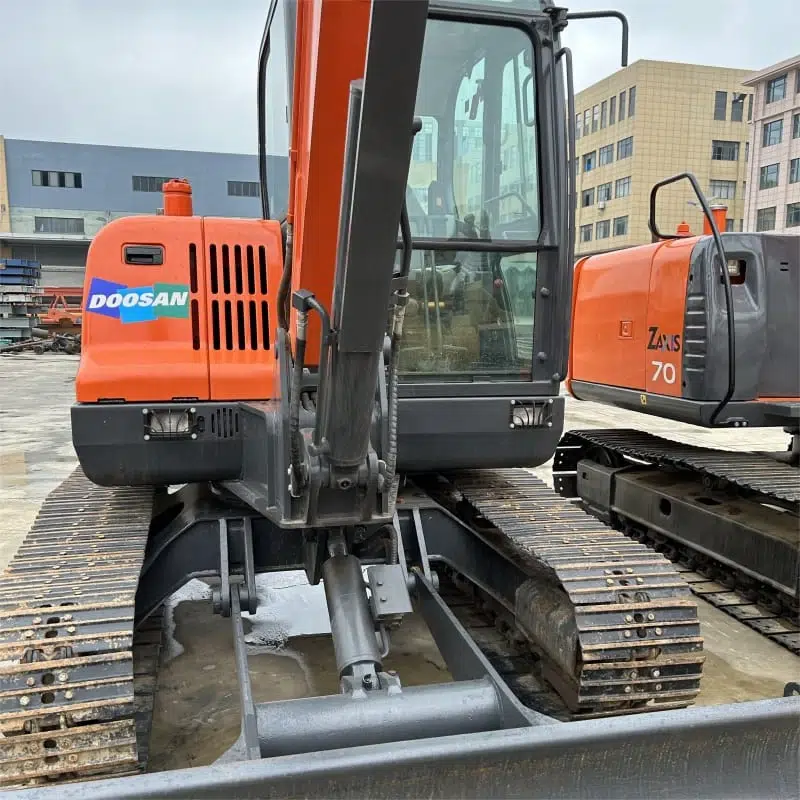 Used Doosan DH60-7 excavator