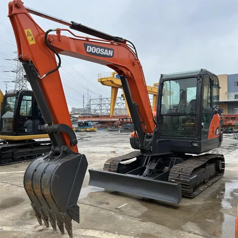 Used Doosan DH60-7 excavator