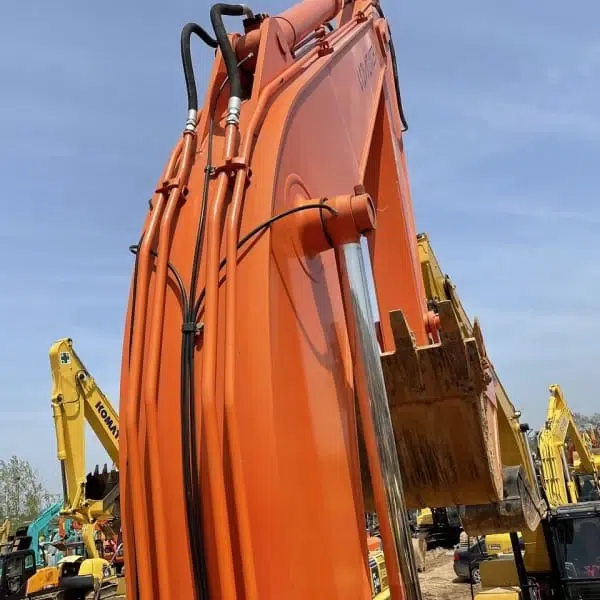 Hitachi ZX210 Used Excavator