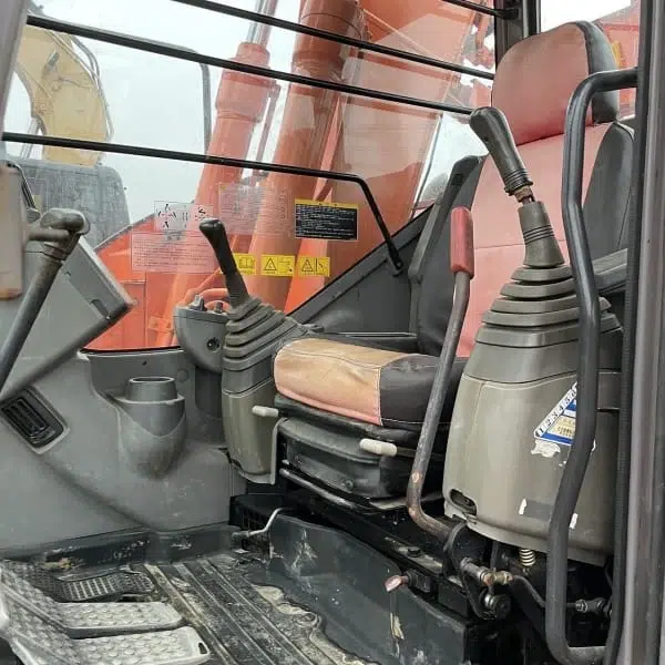 Hitachi ZX135 Used Excavator